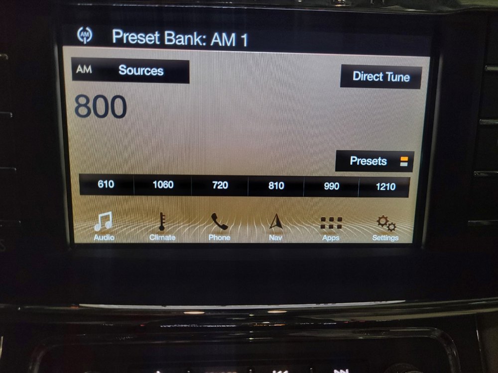 Used 2019 Lincoln Continental Select w/ Continental Climate Package image 25