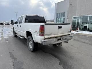 Used 2006 GMC Sierra 2500 SLT w/ Heavy-Duty Power Package AWD/4WD image 4