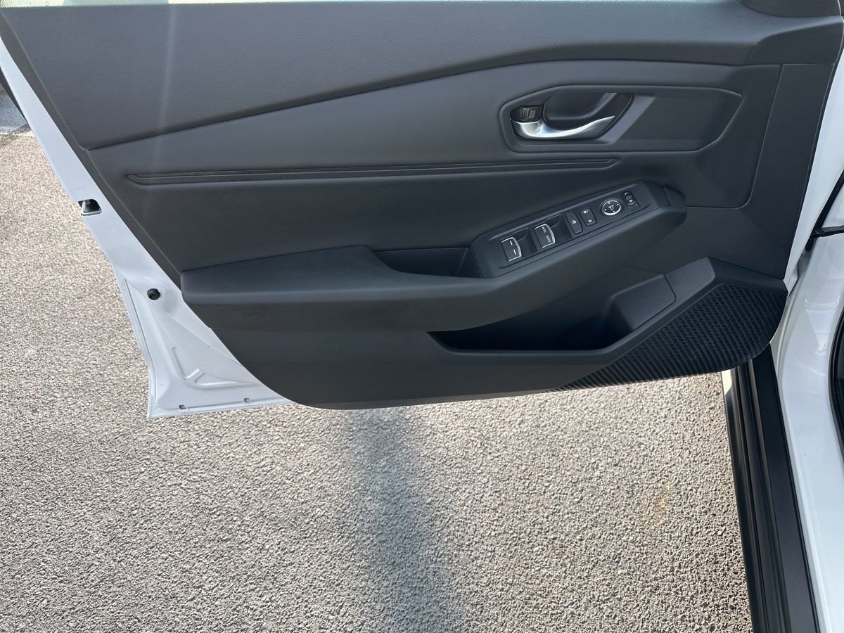 Used 2025 Honda Accord SE image 9