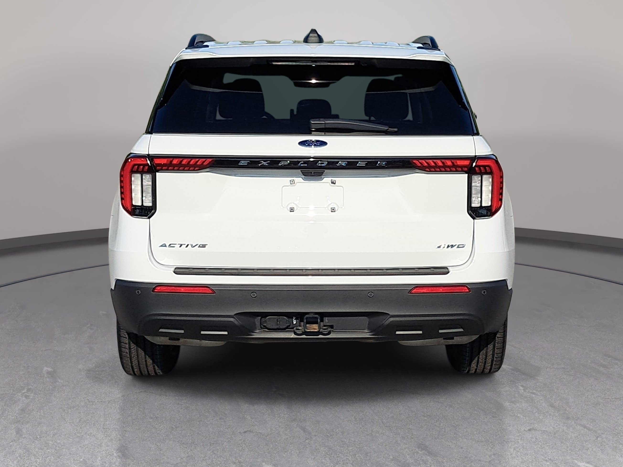 Used 2025 Ford Explorer Active AWD/4WD image 6