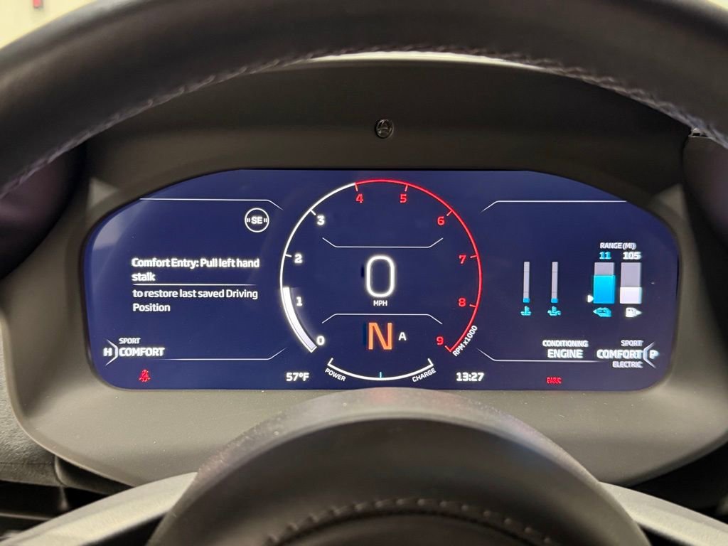 Used 2023 McLaren Artura image 38