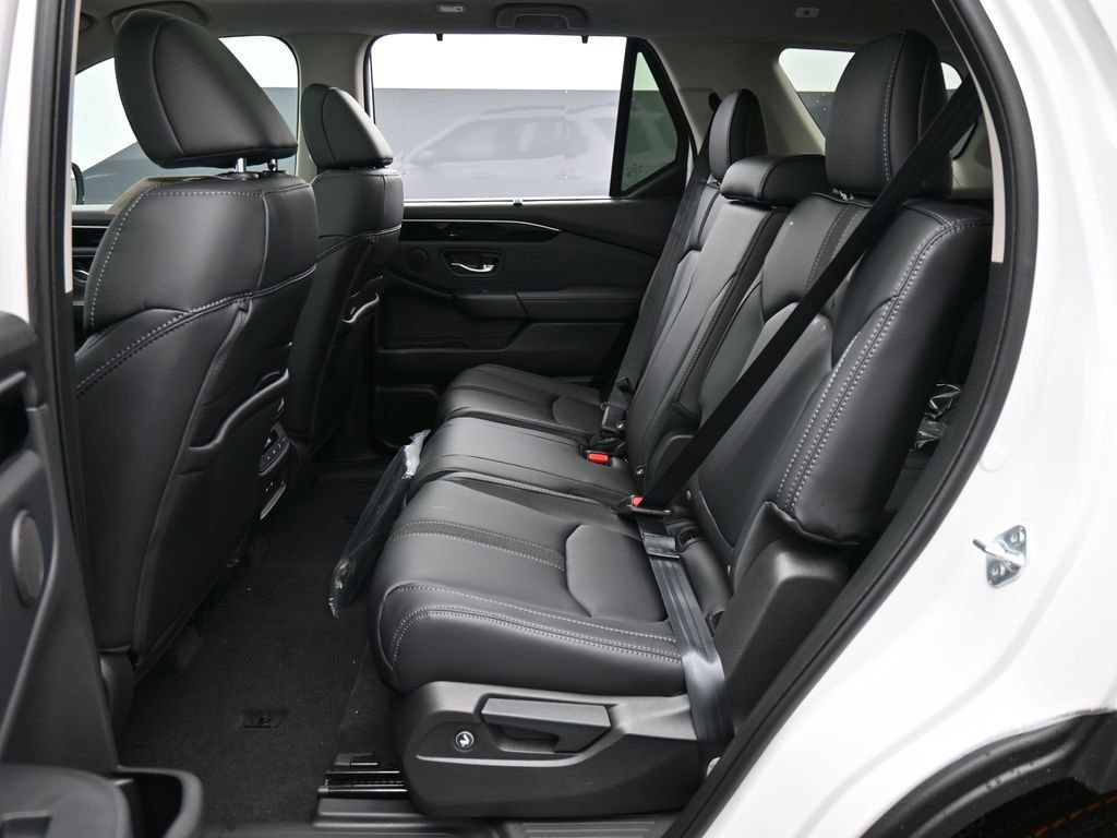 New 2025 Honda Pilot Touring image 36