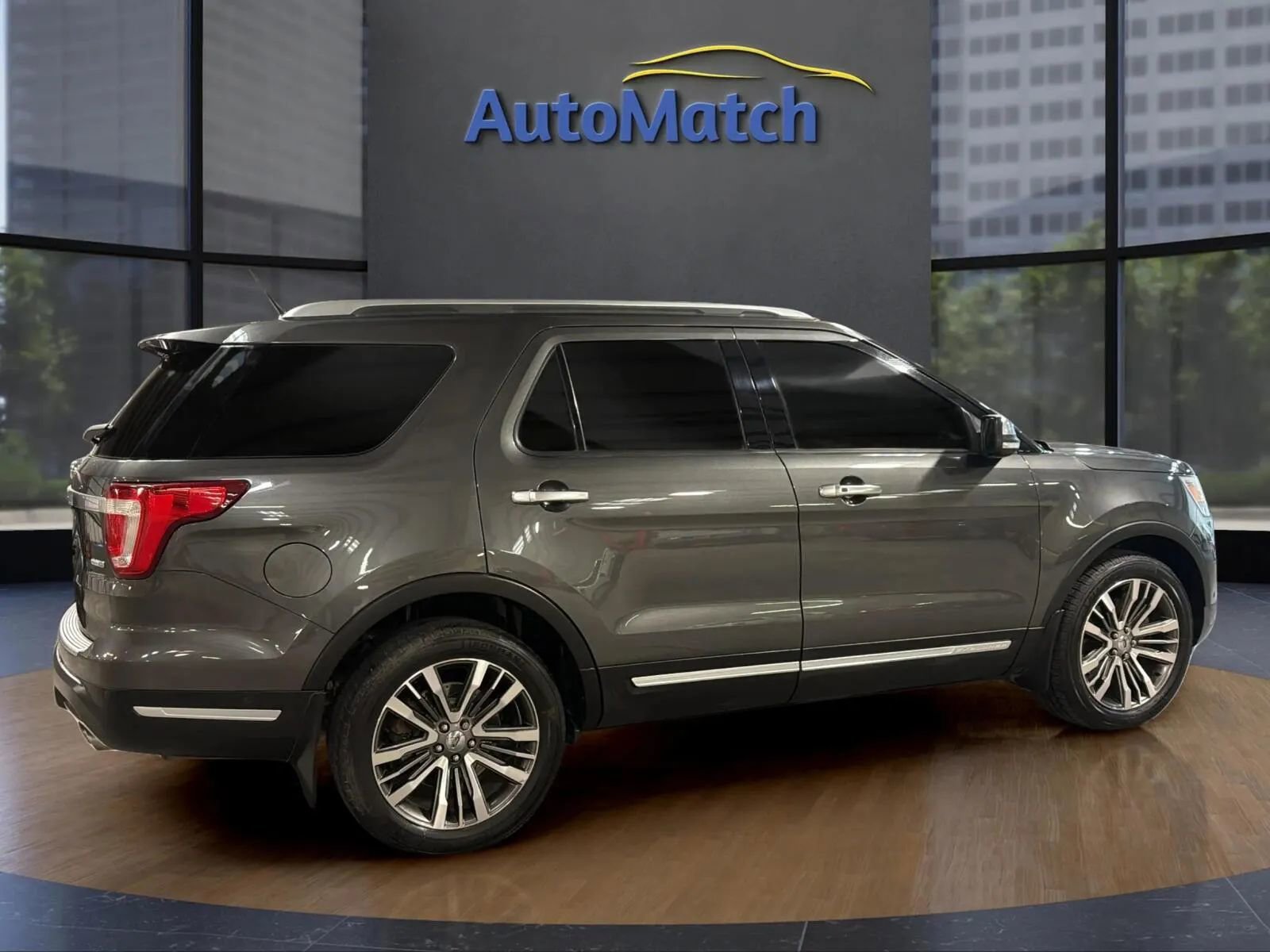 Used 2019 Ford Explorer Platinum image 12