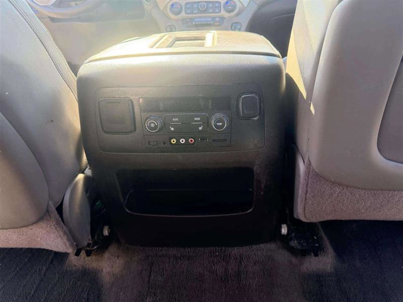 Used 2015 GMC Yukon Denali w/ Premium Package image 25