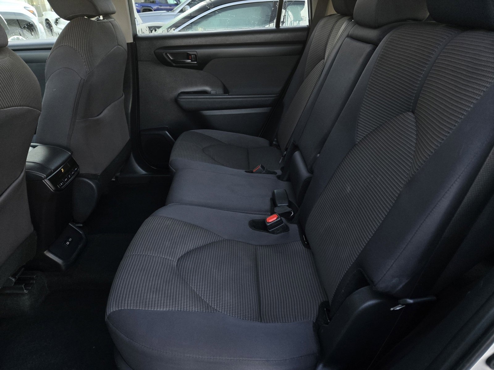 Certified 2024 Toyota Highlander LE image 11