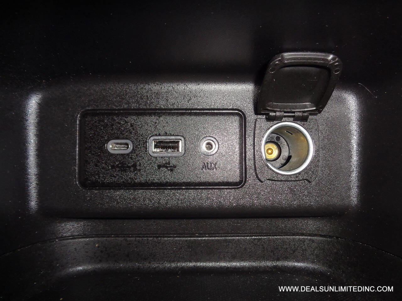 Used 2023 Chevrolet Equinox LT w/ LPO, Floor Liner Package image 14