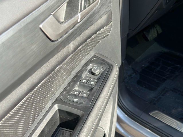 Used 2026 Volkswagen Atlas Cross Sport SE FWD image 17