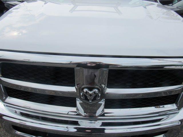 Used 2018 RAM 2500 Tradesman w/ Chrome Appearance Group AWD/4WD image 5