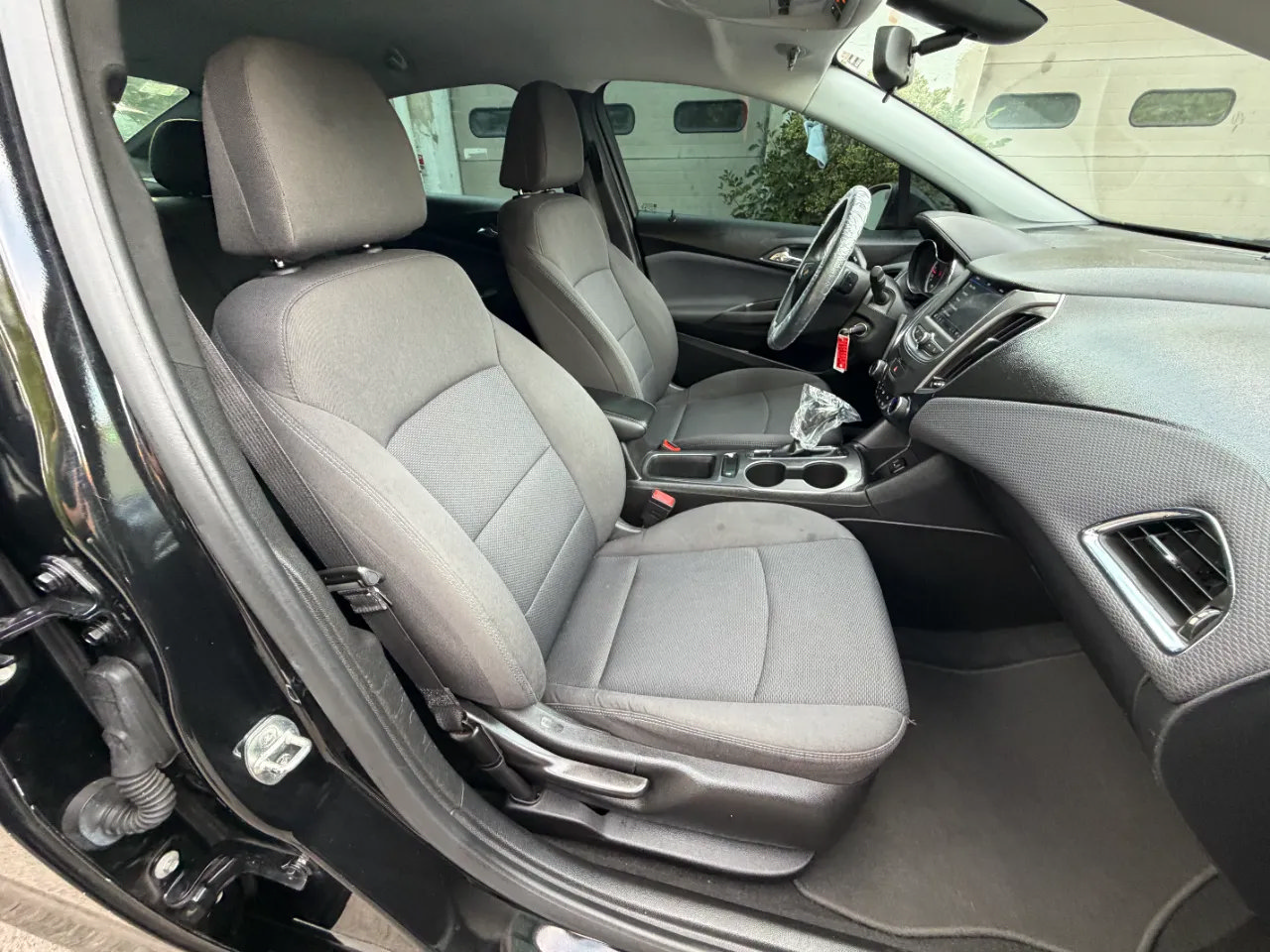 Used 2019 Chevrolet Cruze LT FWD image 36