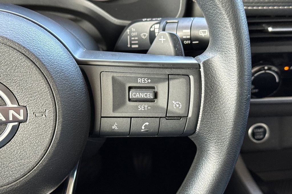 Used 2023 Nissan Rogue S image 33