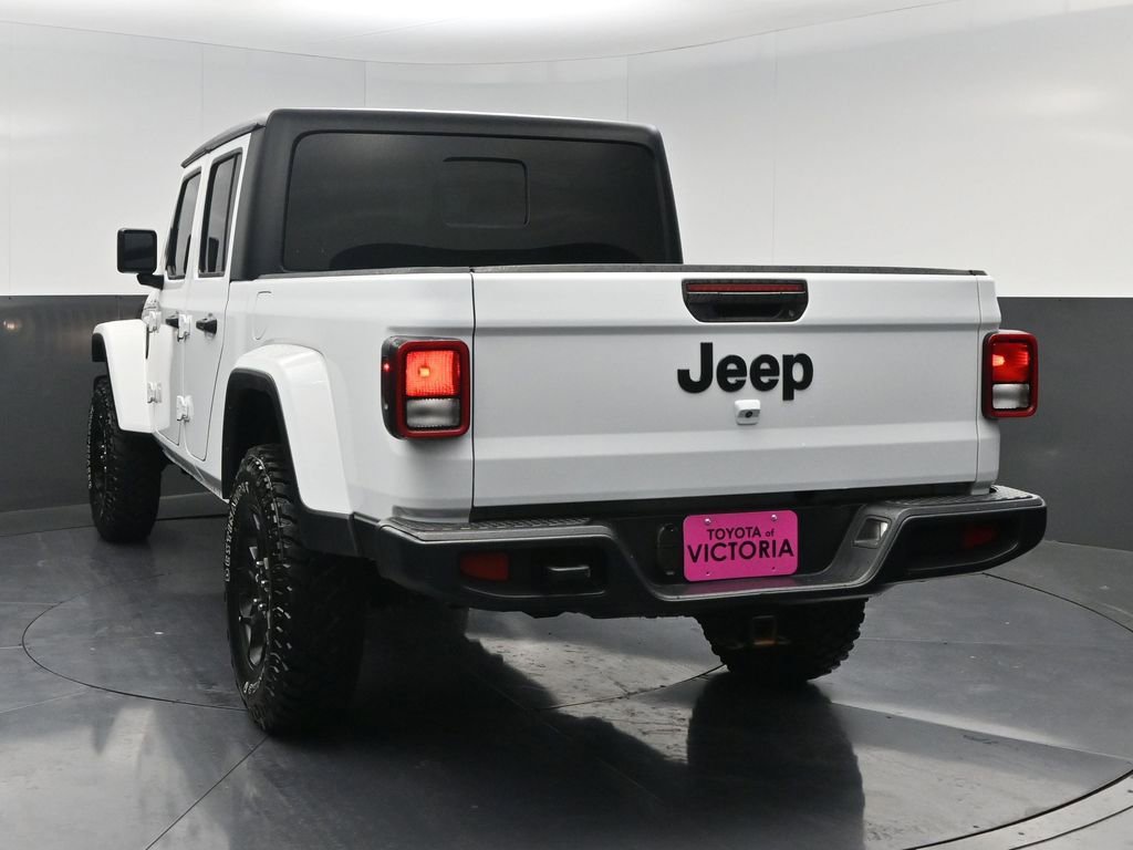 Used 2023 Jeep Gladiator Sport image 16
