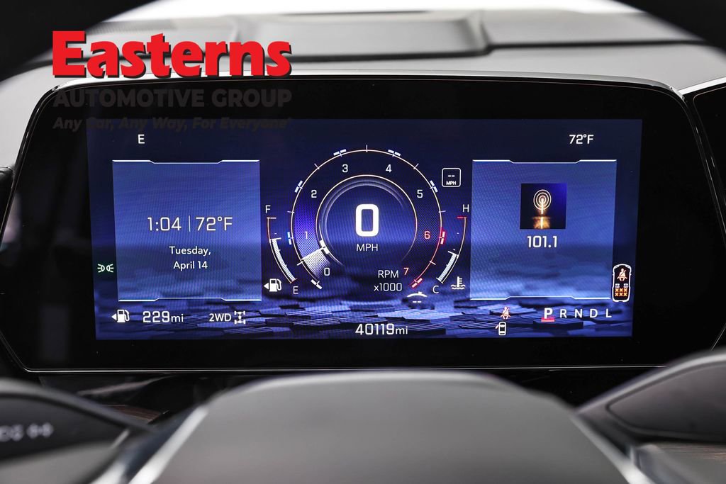 Used 2025 Chevrolet Suburban Z71 image 18