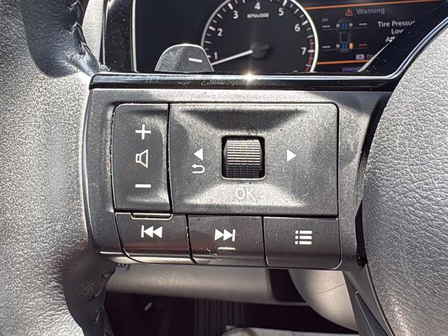 Used 2023 Nissan Pathfinder SL w/ Lighting Package (N92) FWD image 20