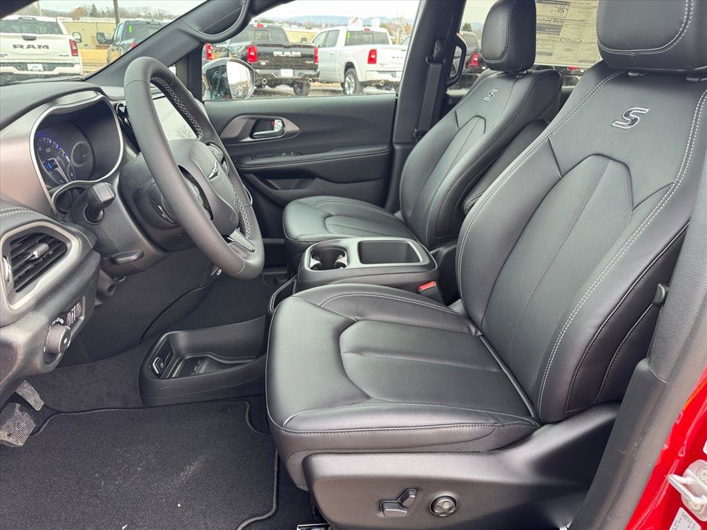 New 2026 Chrysler Pacifica Select w/ S Appearance Package AWD/4WD image 8