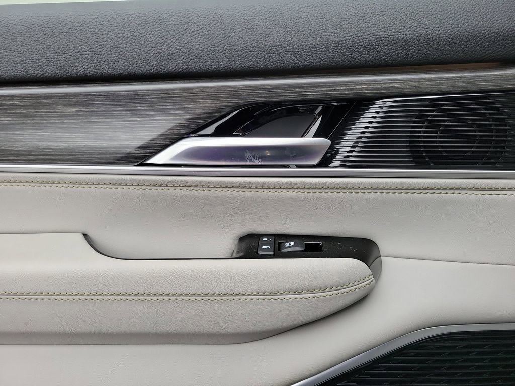 Used 2023 Jeep Wagoneer Series III w/ Premium Group I image 14