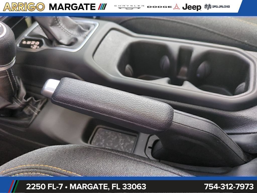 Used 2025 Jeep Wrangler Unlimited Sahara AWD/4WD image 25