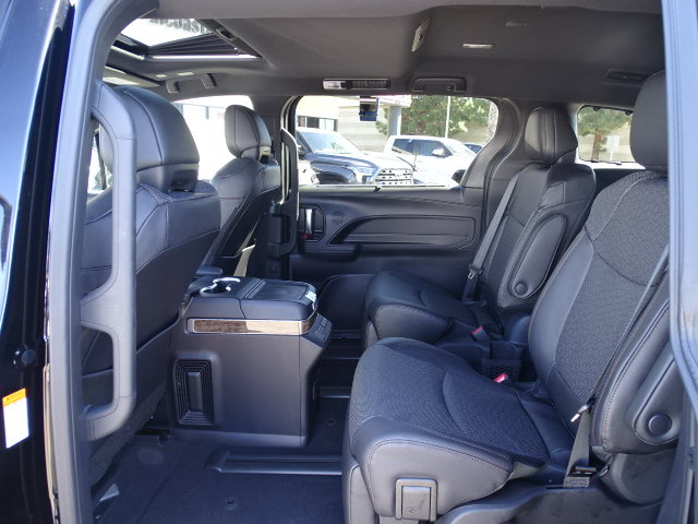 New 2026 Toyota Sienna Platinum AWD/4WD image 13