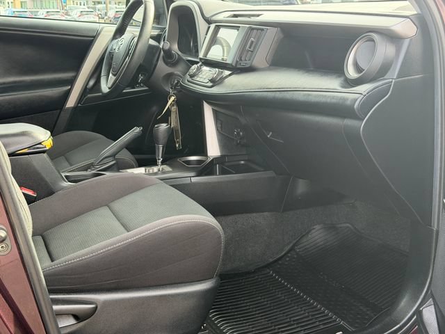 Used 2018 Toyota RAV4 XLE w/ All Weather Liner Package AWD/4WD image 20