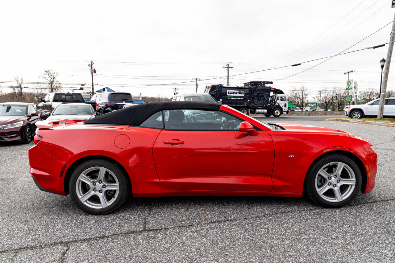 Used 2019 Chevrolet Camaro LT image 7