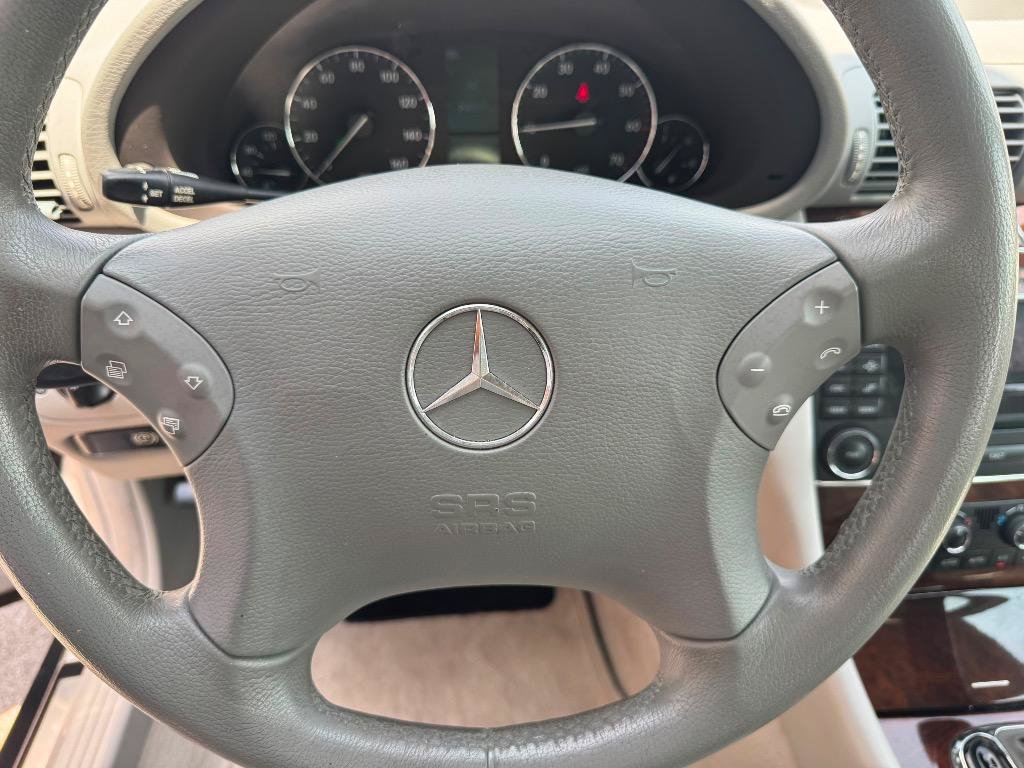 Used 2005 Mercedes-Benz C 320 Sedan image 16
