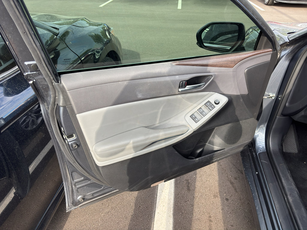 Certified 2019 Toyota Avalon XLE w/ Moonroof Package FWD image 6