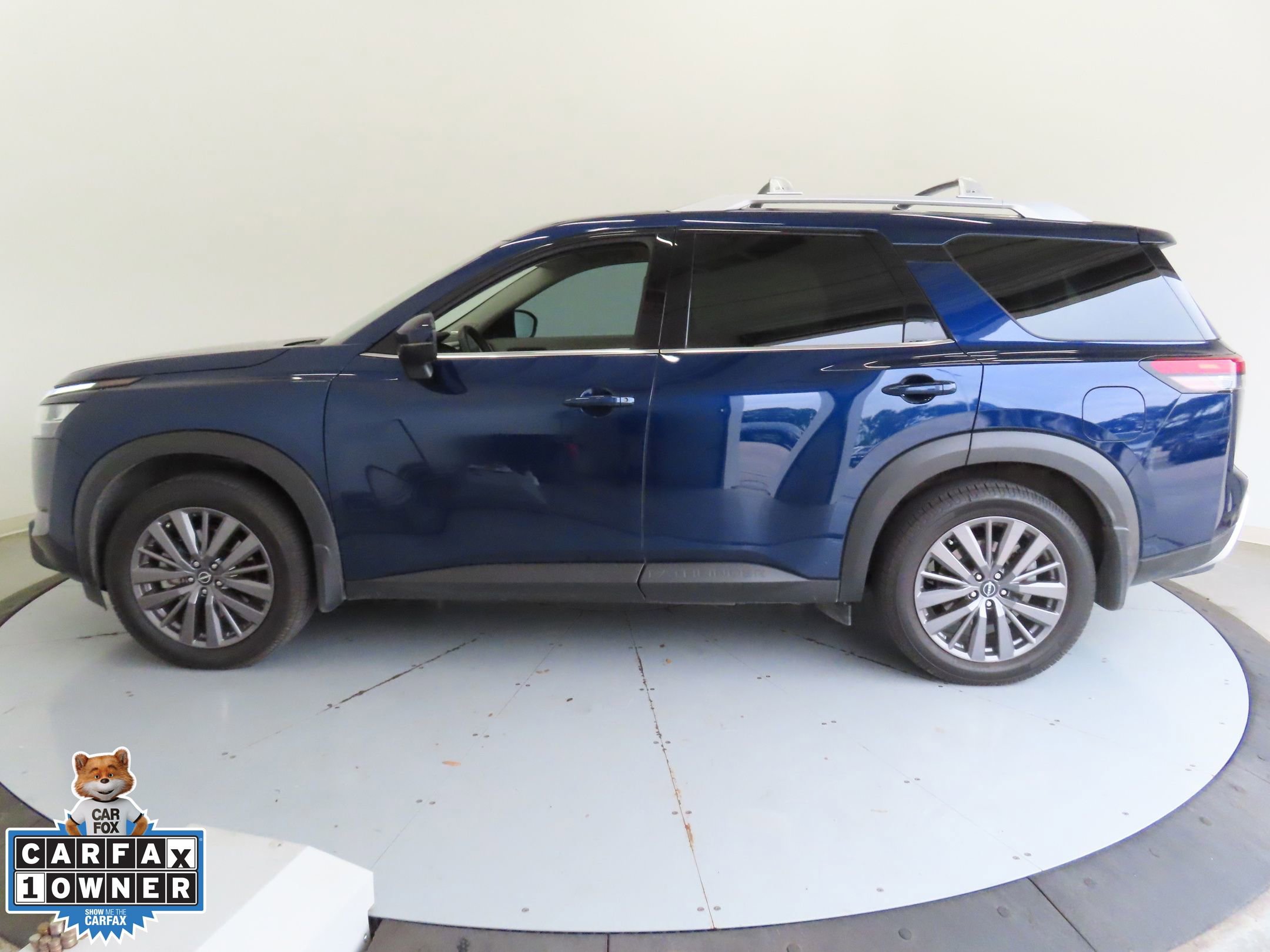 Used 2023 Nissan Pathfinder SL w/ SL Premium Package FWD image 7