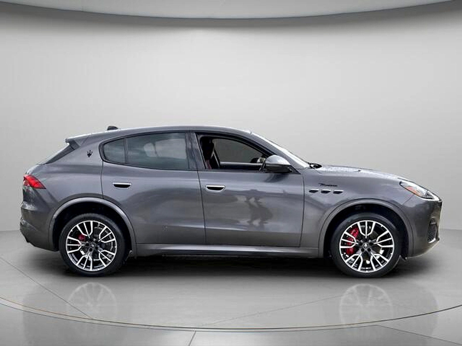 Used 2023 Maserati Grecale Modena AWD/4WD image 5