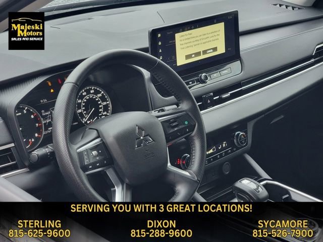 Used 2025 Mitsubishi Outlander SE image 19