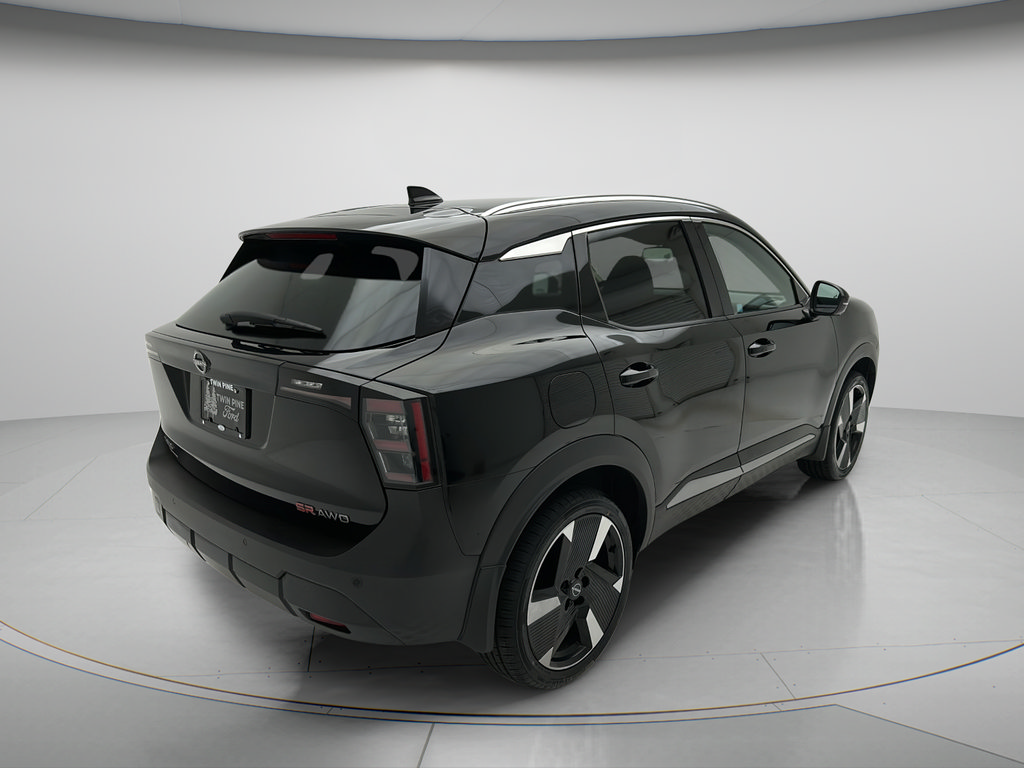 Used 2025 Nissan Kicks SR AWD/4WD image 4