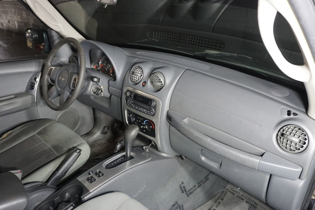 Used 2007 Jeep Liberty Limited AWD/4WD image 18