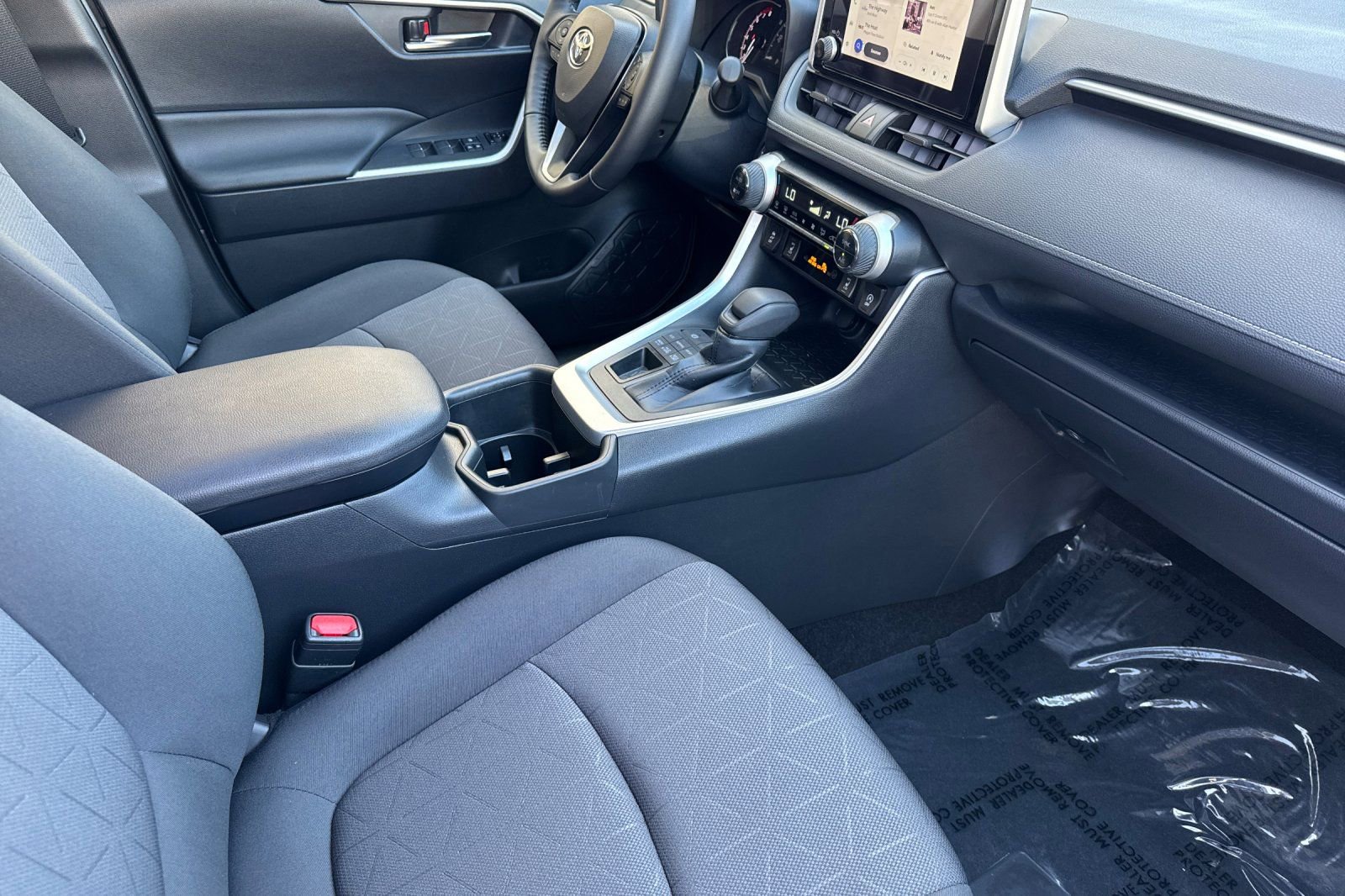 Used 2025 Toyota RAV4 XLE w/ Convenience Package AWD/4WD image 17