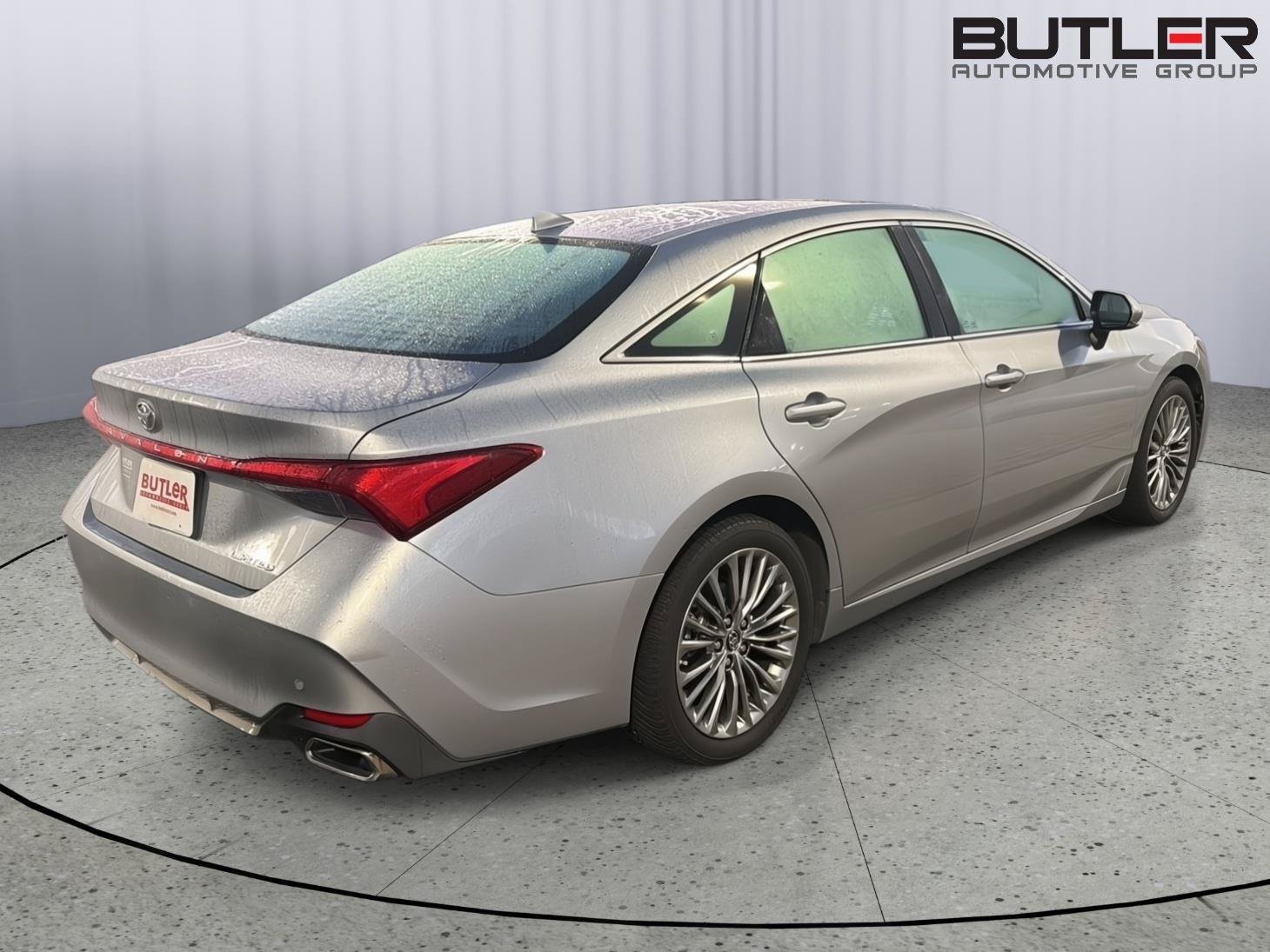 Used 2019 Toyota Avalon Limited w/ Advanced Safety Package FWD image 6