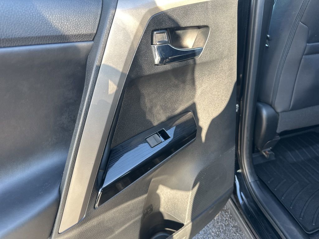 Used 2018 Toyota RAV4 Limited w/ Advanced Technology Package image 19