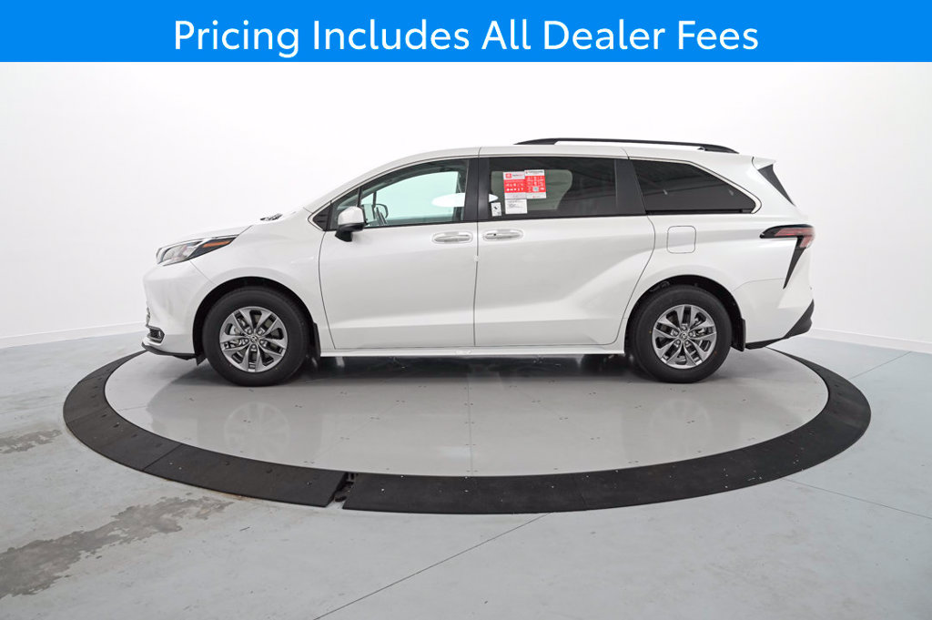 New 2026 Toyota Sienna XLE FWD image 8