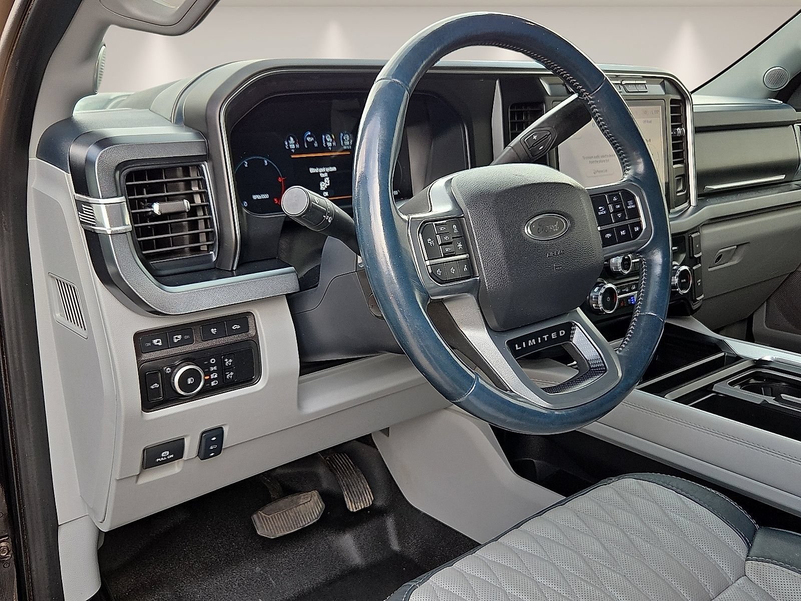 Used 2024 Ford F250 Limited w/ FX4 Off-Road Package AWD/4WD image 15