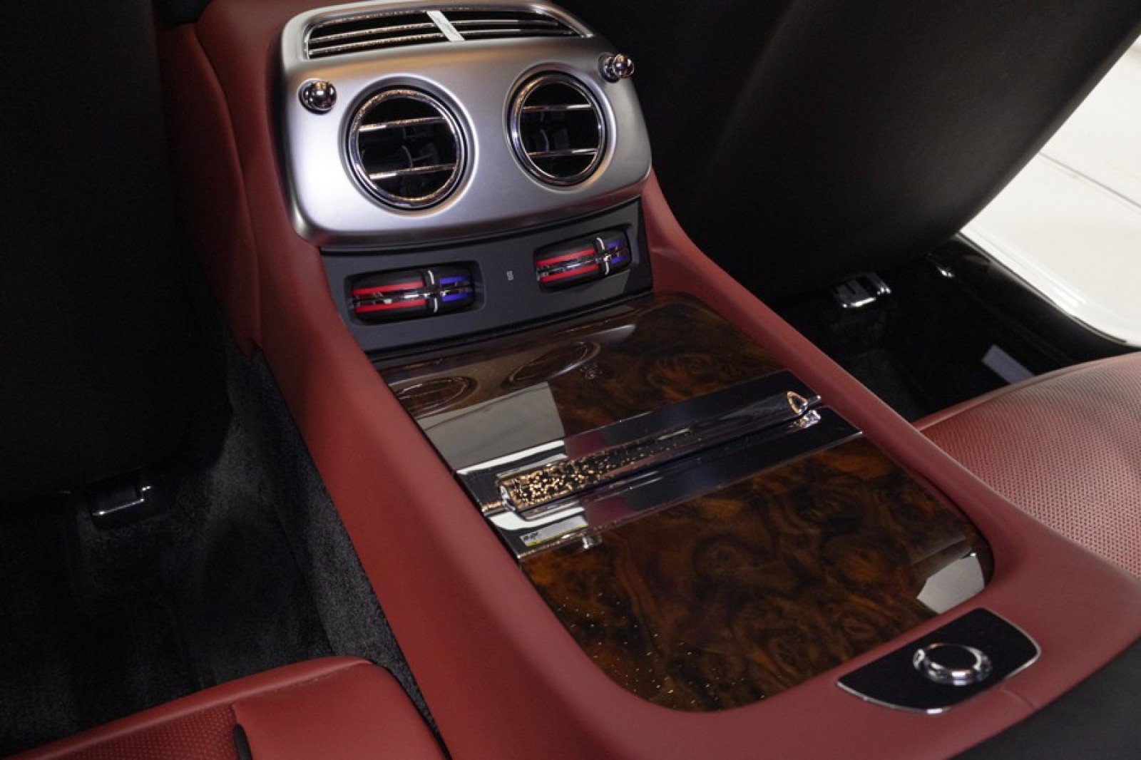 Used 2016 Rolls-Royce Wraith RWD image 46