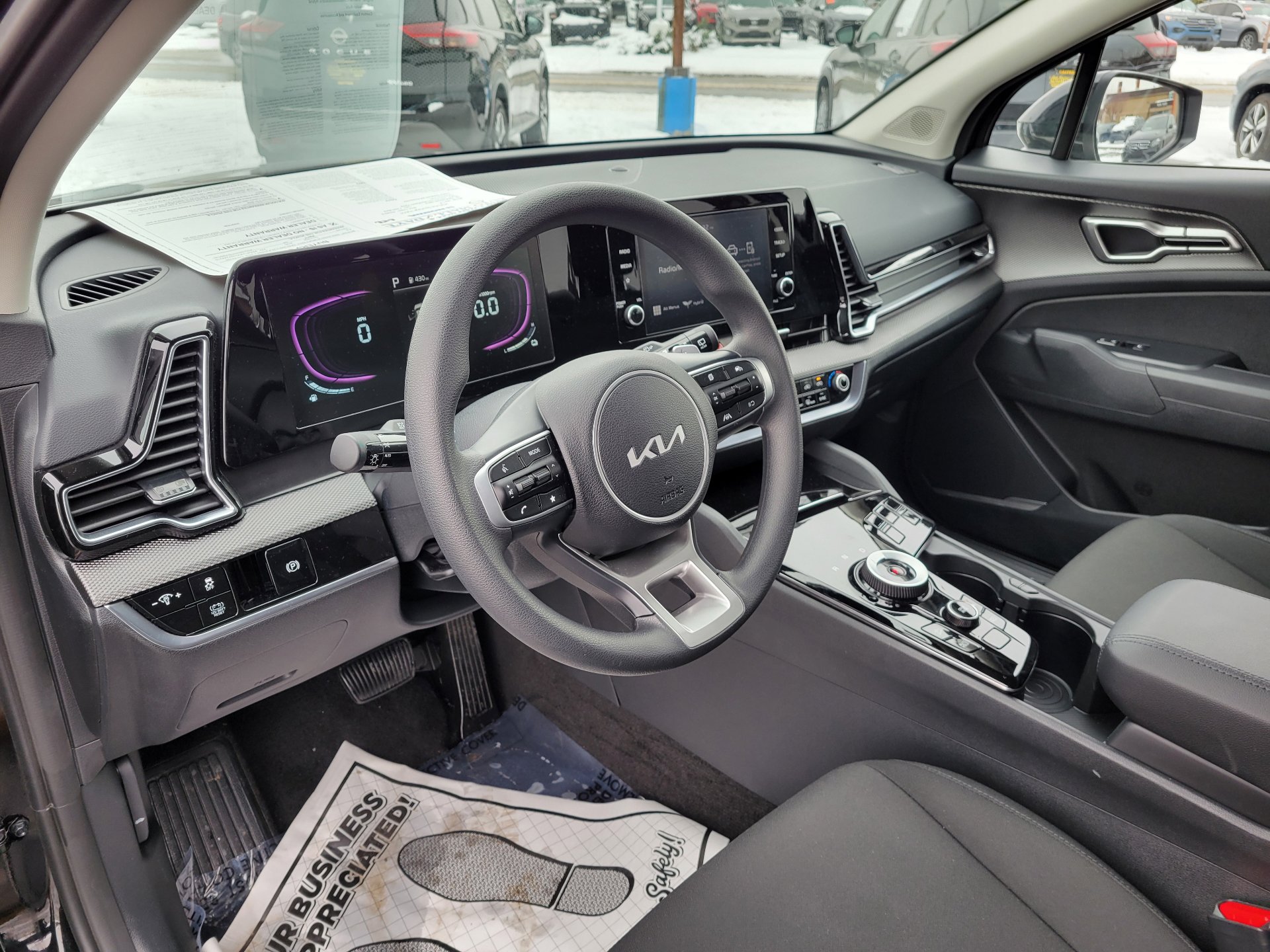 Used 2025 Kia Sportage LX image 17