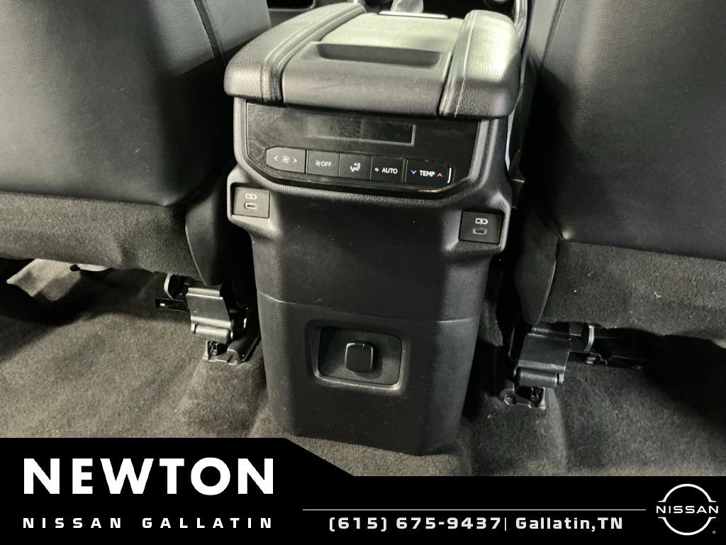 Used 2024 Toyota Grand Highlander AWD image 16