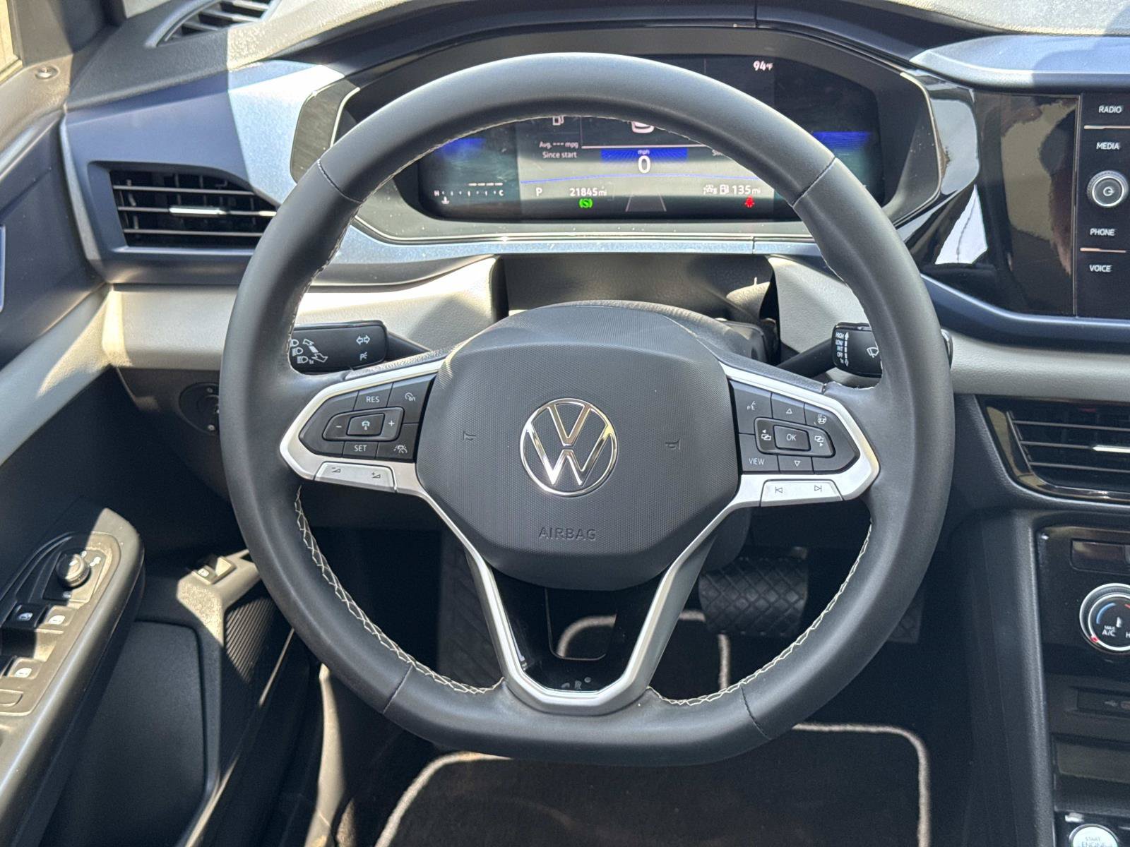 Certified 2023 Volkswagen Taos SE w/ Panoramic Sunroof Package AWD/4WD image 10