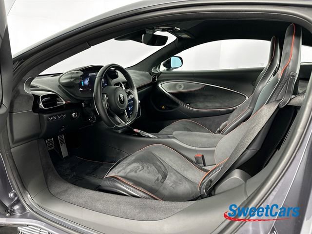 Used 2024 McLaren Artura image 9