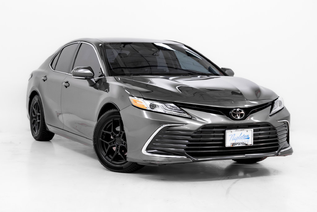 Used 2023 Toyota Camry XLE FWD image 6