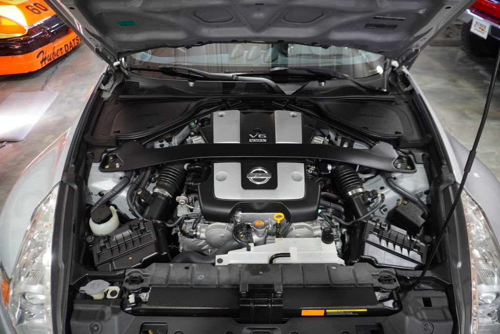 Used 2010 Nissan 370Z Touring image 30