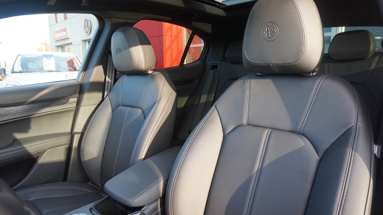 New 2024 Alfa Romeo Stelvio Sprint image 14