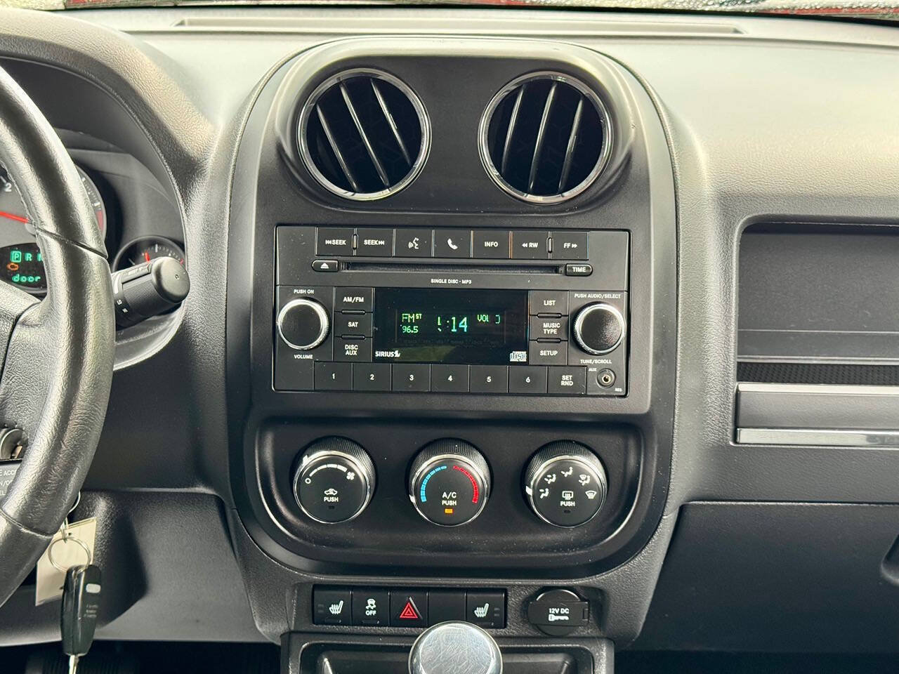 Used 2010 Jeep Patriot Latitude AWD/4WD image 17