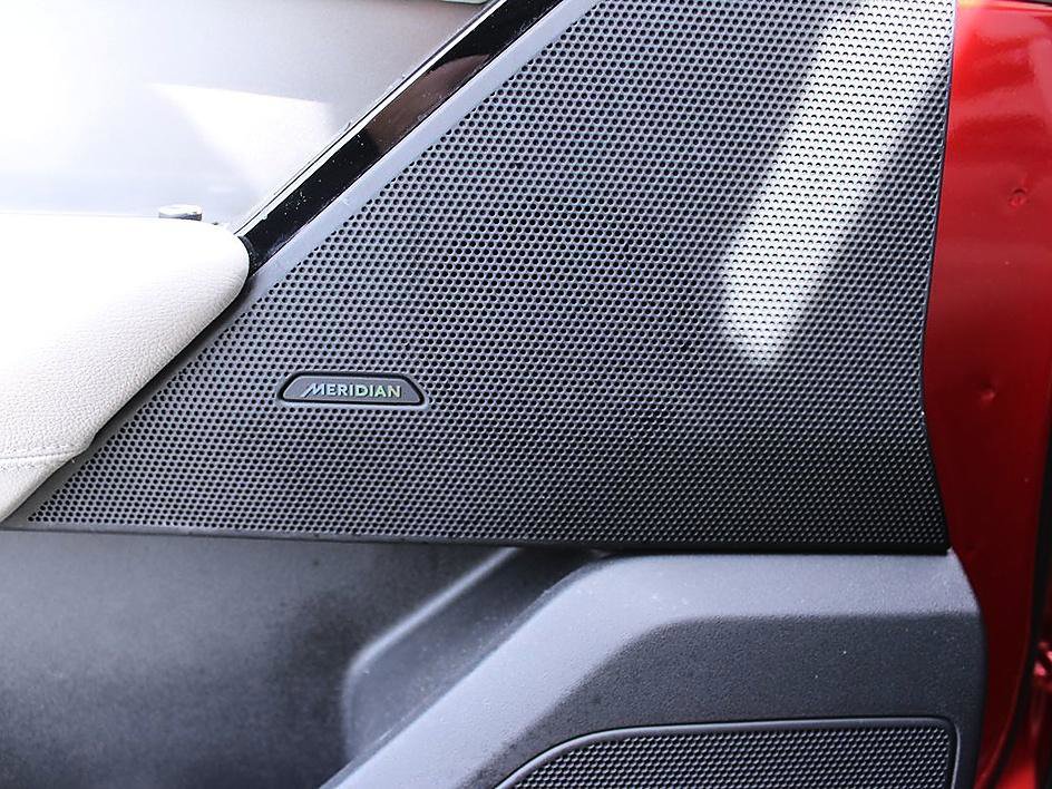 Used 2019 Land Rover Range Rover Velar S image 10