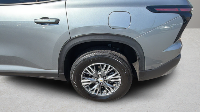 Used 2026 Chevrolet Traverse LT w/ Driver Confidence Package FWD image 4