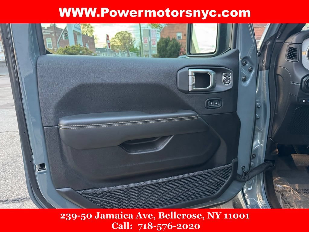 Used 2025 Jeep Wrangler Unlimited Sahara w/ Safety Group AWD/4WD image 19