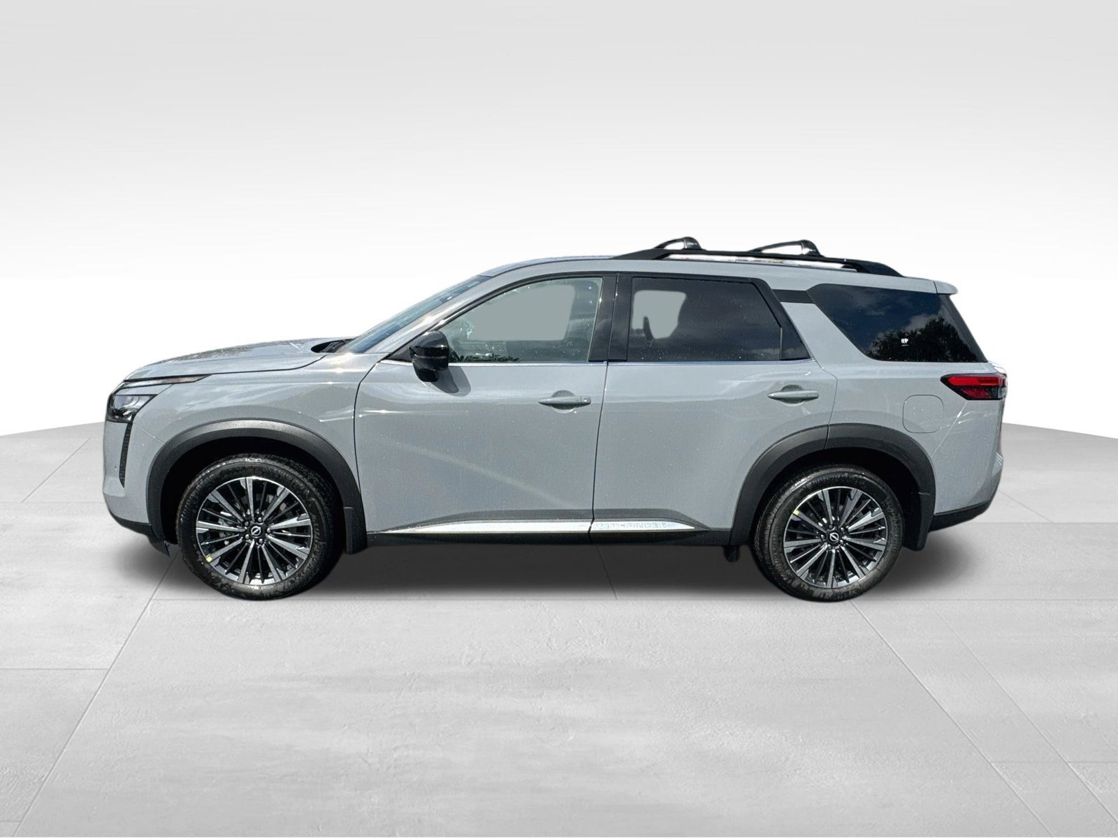 New 2026 Nissan Pathfinder Platinum FWD image 4
