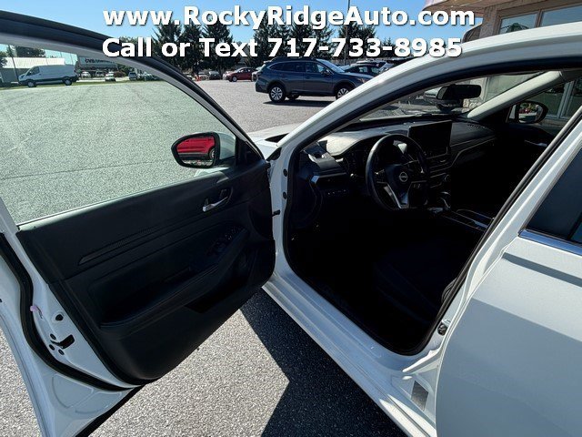 Used 2024 Nissan Altima 2.5 SV w/ SV Premium Package AWD/4WD image 12