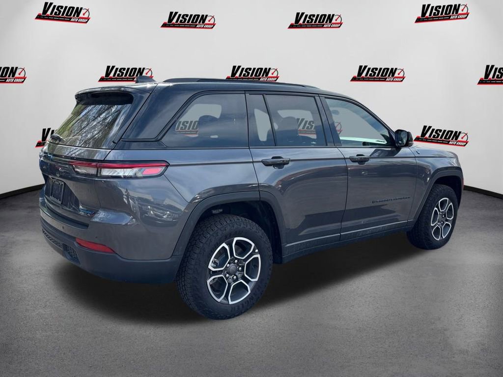 Used 2024 Jeep Grand Cherokee Trailhawk w/ Advanced Protech Group II image 5